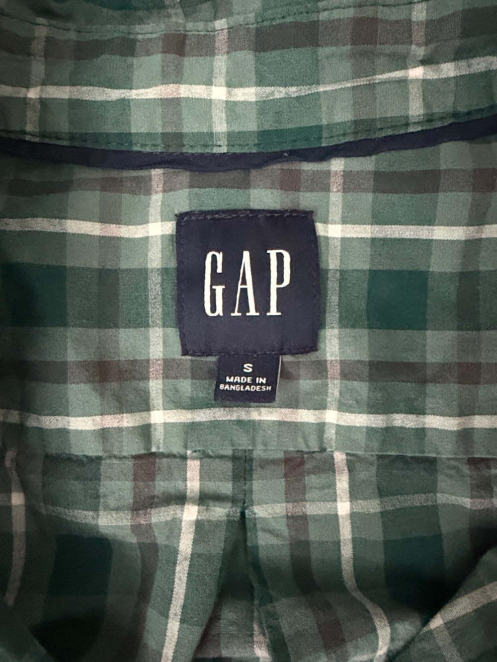 GAP Green Plaid Long-Sleeve Button-Down Shirt - Picture 2 of 2